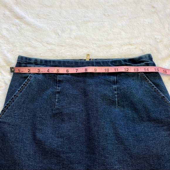 Forever 21, Raw Hem Back Zip Denim Skirt, Size Large - Picture 13 of 15